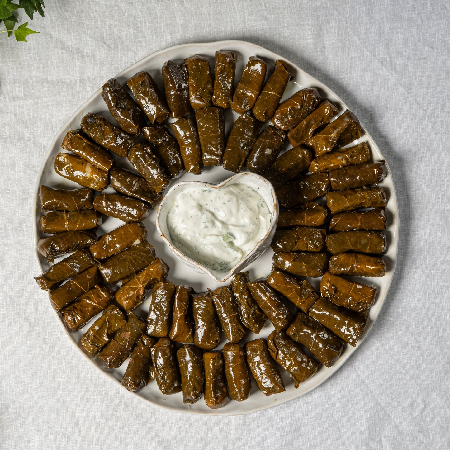 מגש עלי גפן וצזיקי