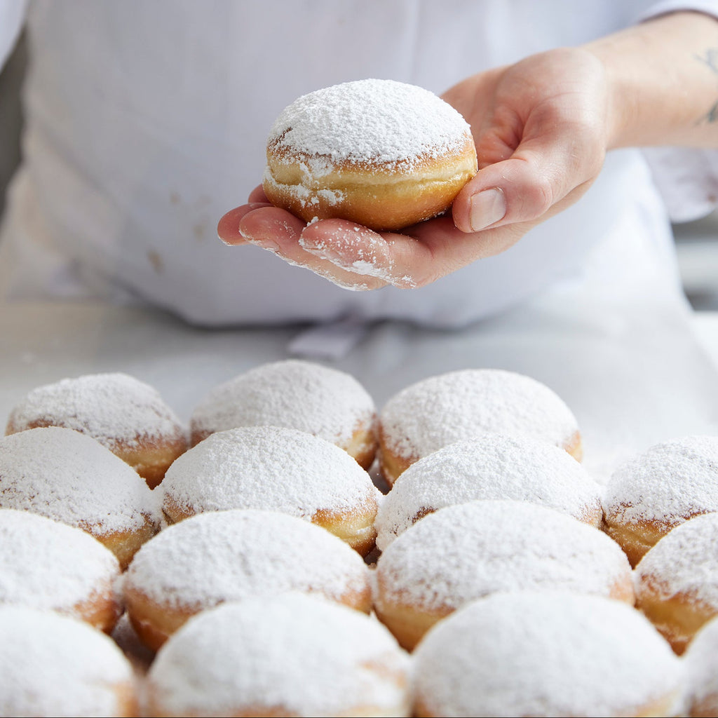 מארז 12 סופגניות מעורב תות ושוקולד