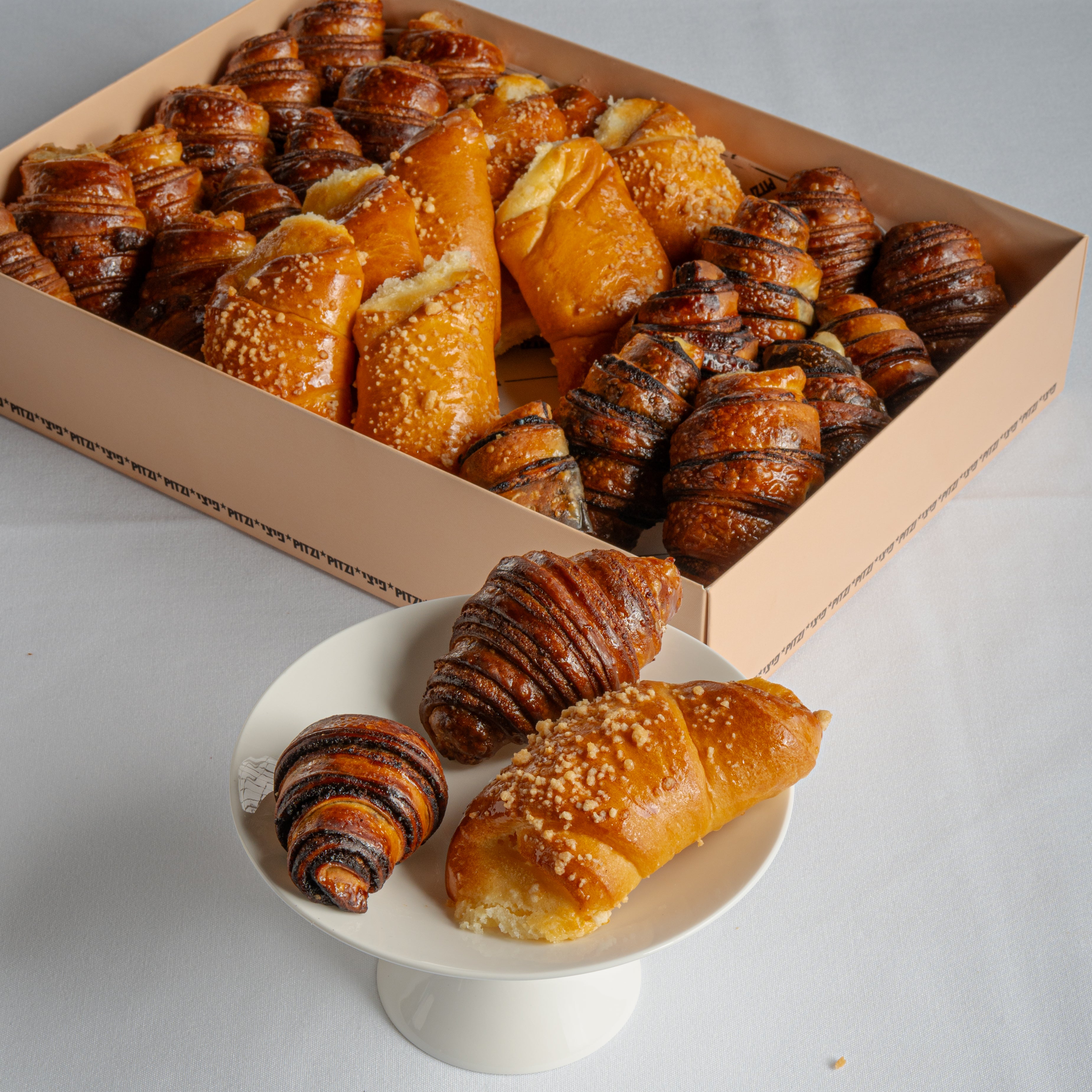 מגש מיני מאפים מתוקים