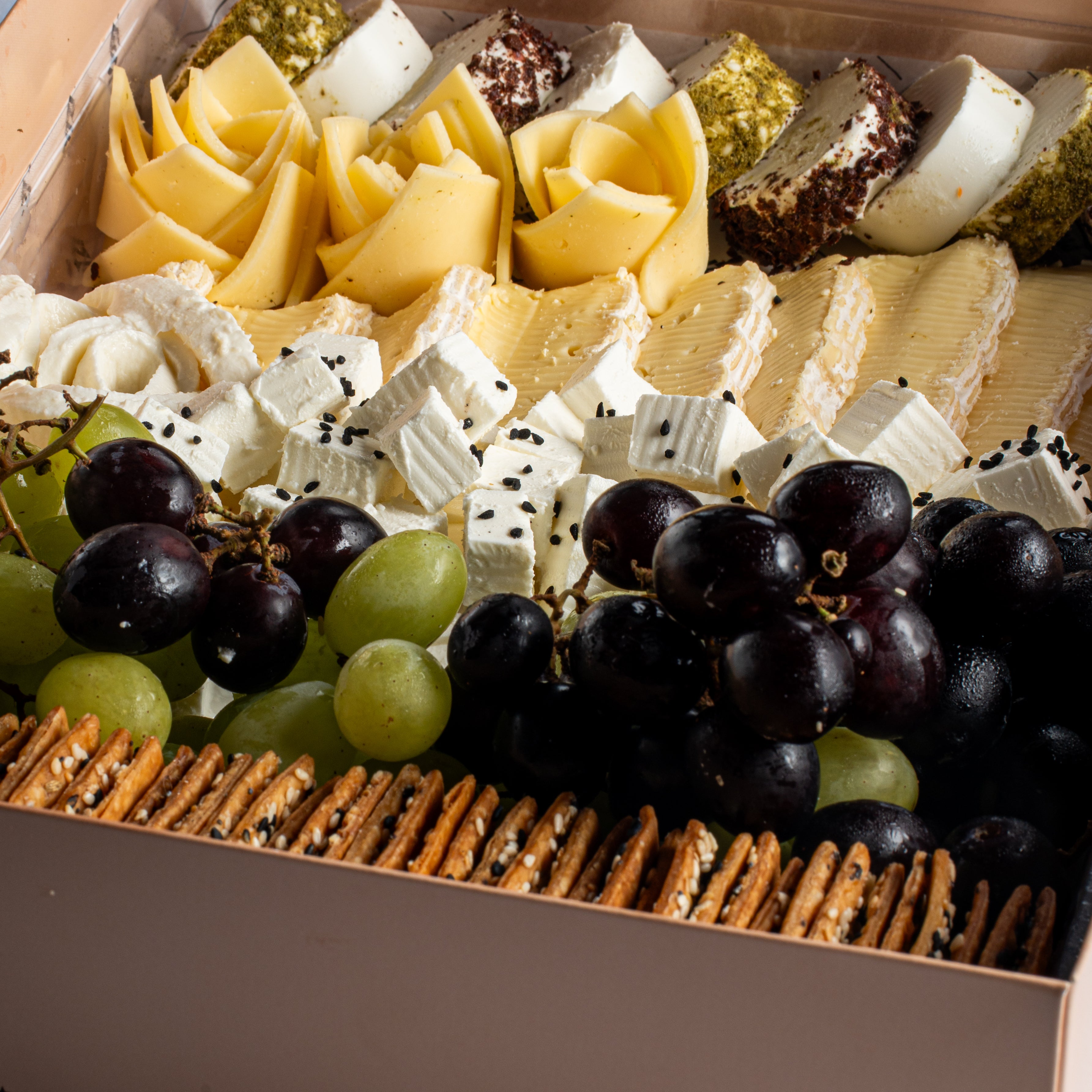 מגש גבינות גדול