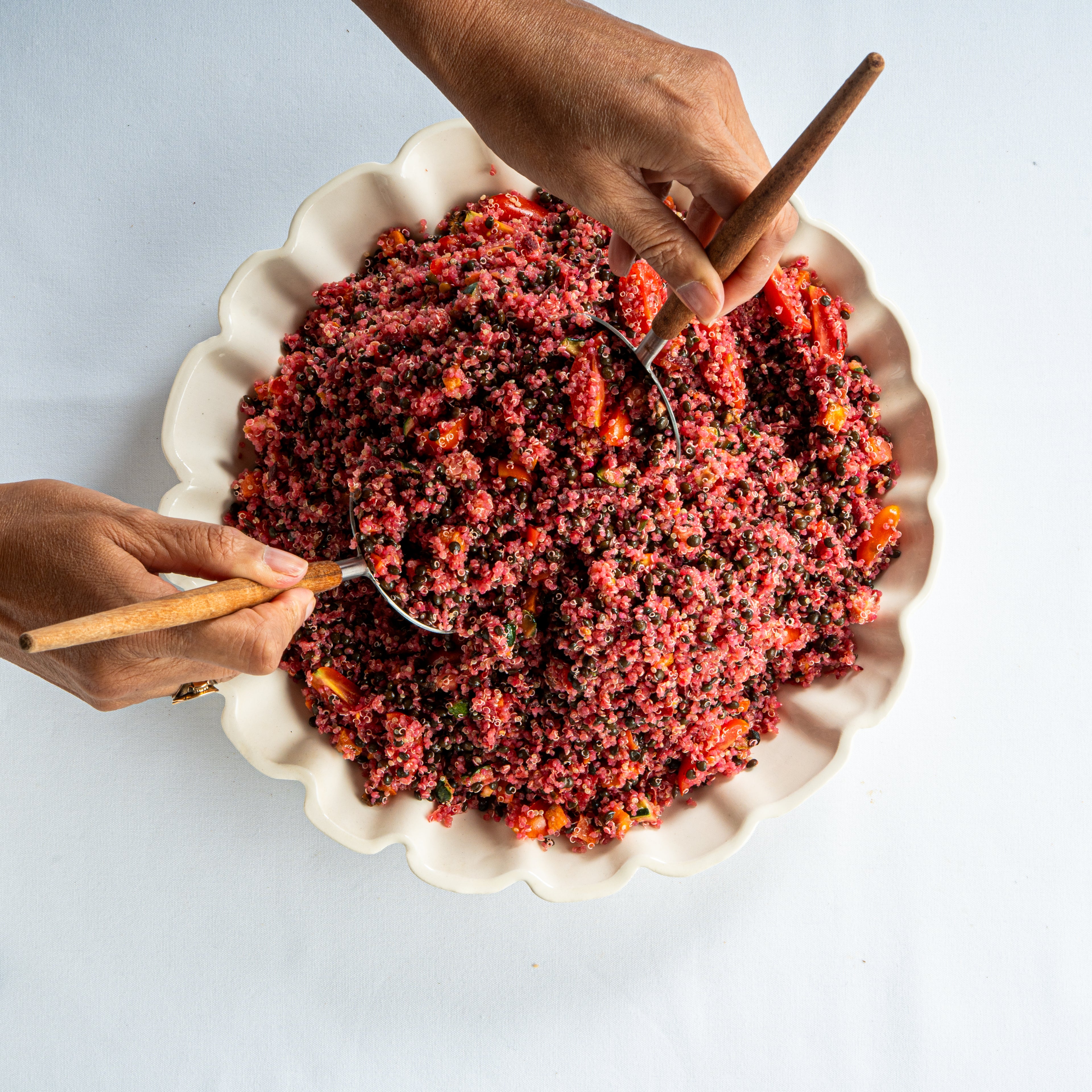 סלט קינואה ועדשים שחורות