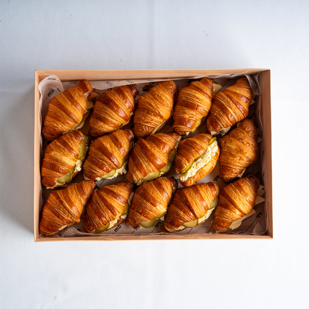 מגש מיני קרואסון סלט ביצים