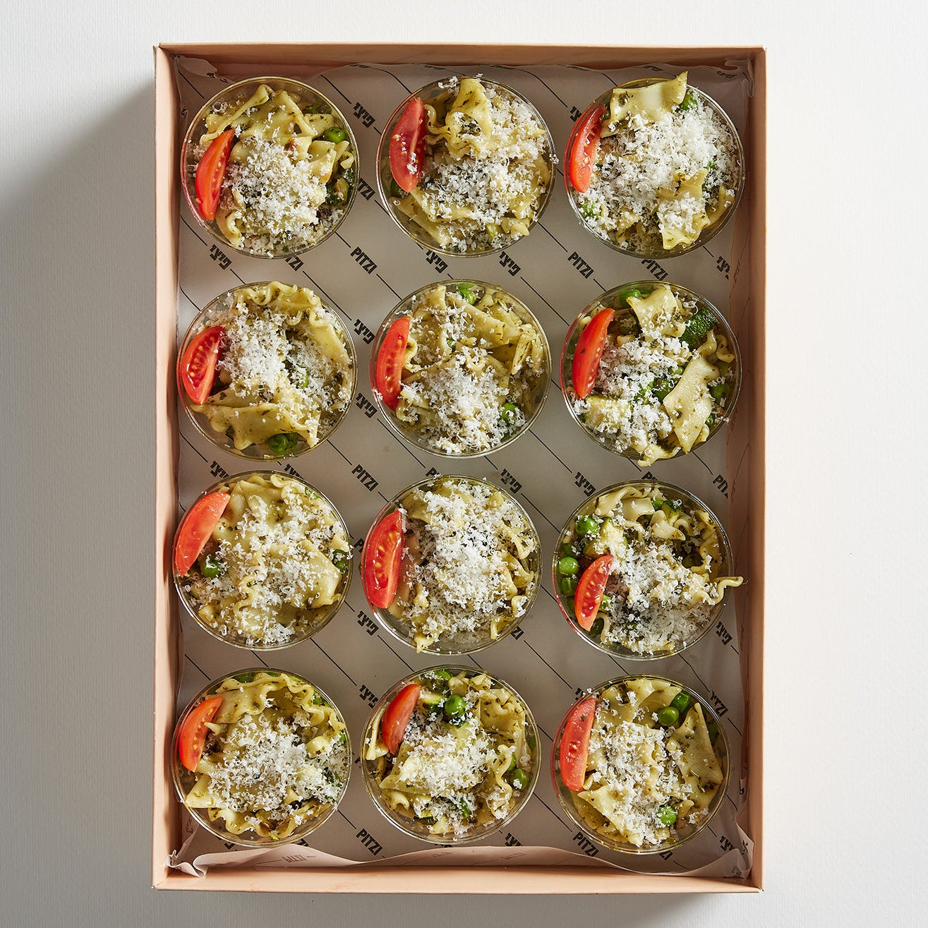 מגש כוסות סלט פסטה פסטו